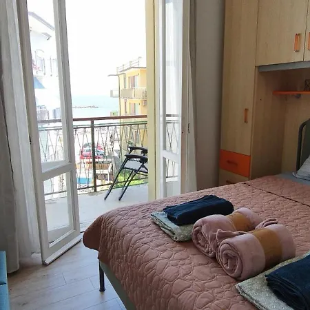 Pomposa Premium Lite Frontemare Lejlighed